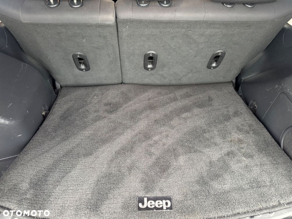 Jeep Compass 2.4I 4x4 Sport - 18