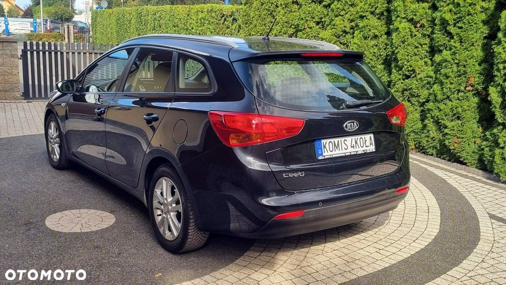 Kia Ceed - 4