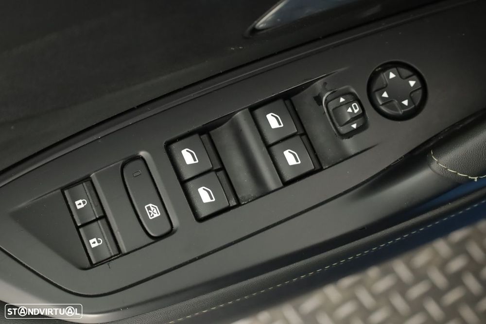 Peugeot 308 1.2 PureTech GT EAT8 - 19