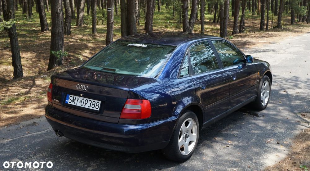 Audi A4 Limousine - 11
