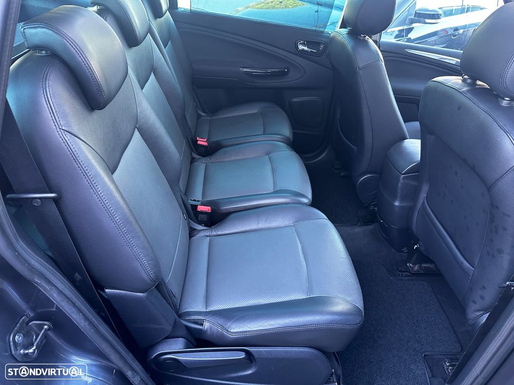 Ford S-Max 2.0 TDCi Titanium 7L - 22