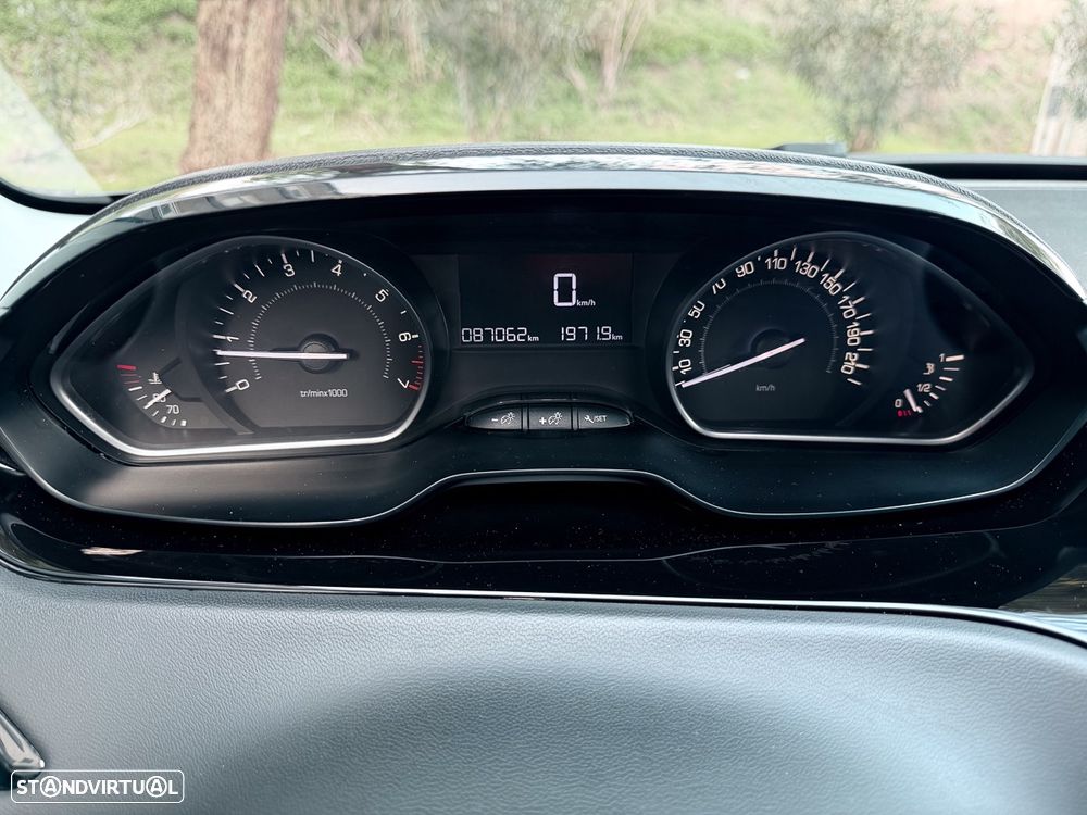 Peugeot 208 1.2 PureTech Style - 20