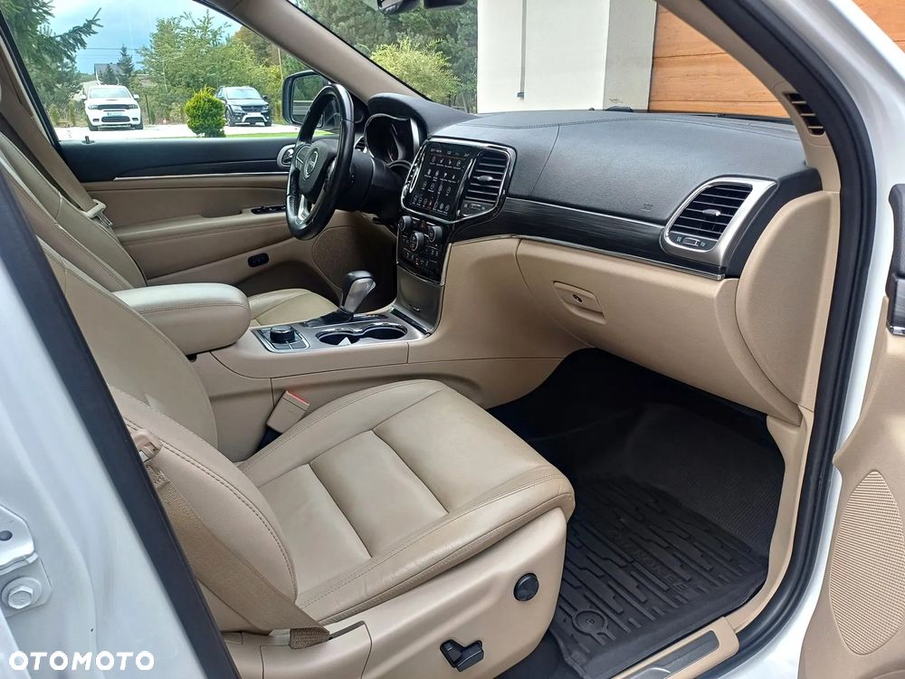 Jeep Grand Cherokee - 15
