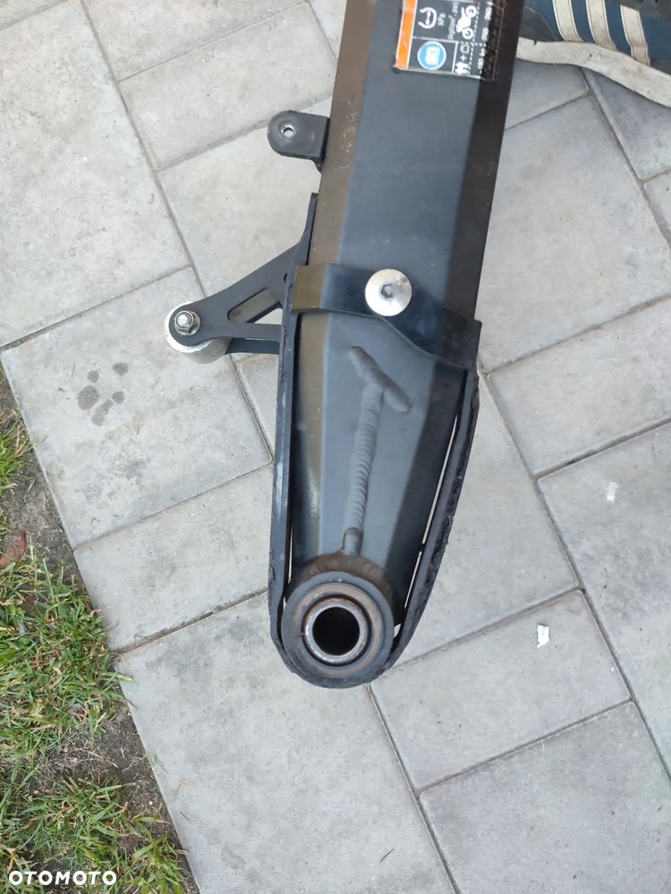 Wahacz, kiwak, kołyska, mocowanie amortyzatora Kawasaki Z900 - 7
