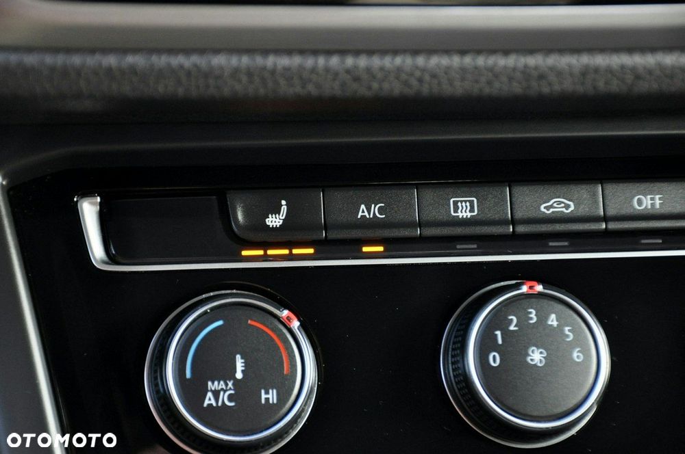 Volkswagen Touran - 34