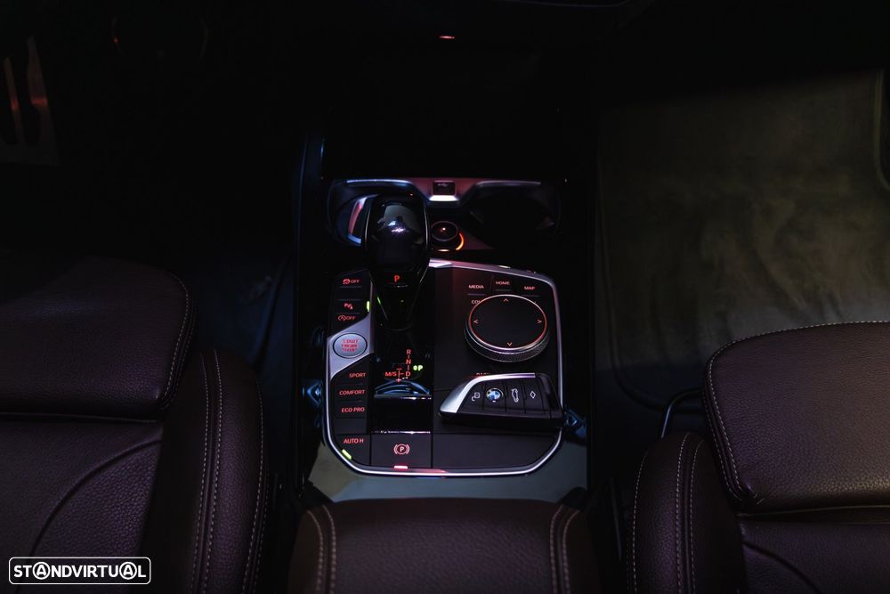 BMW 118 i Pack Desportivo M Auto - 18