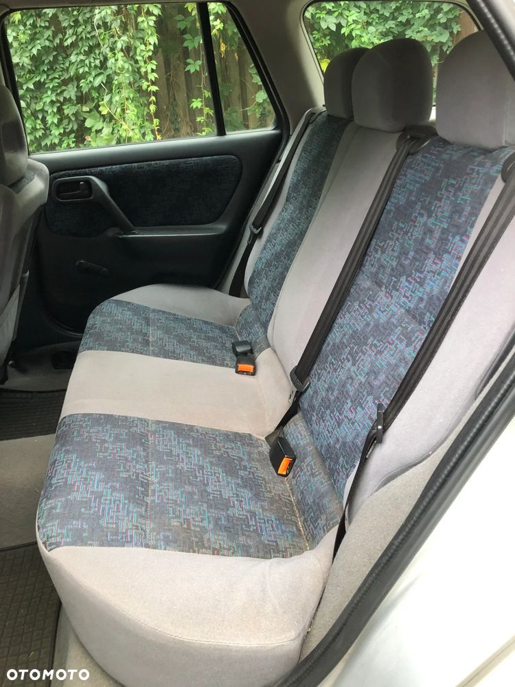 Nissan Primera 1.6 Motion - 12