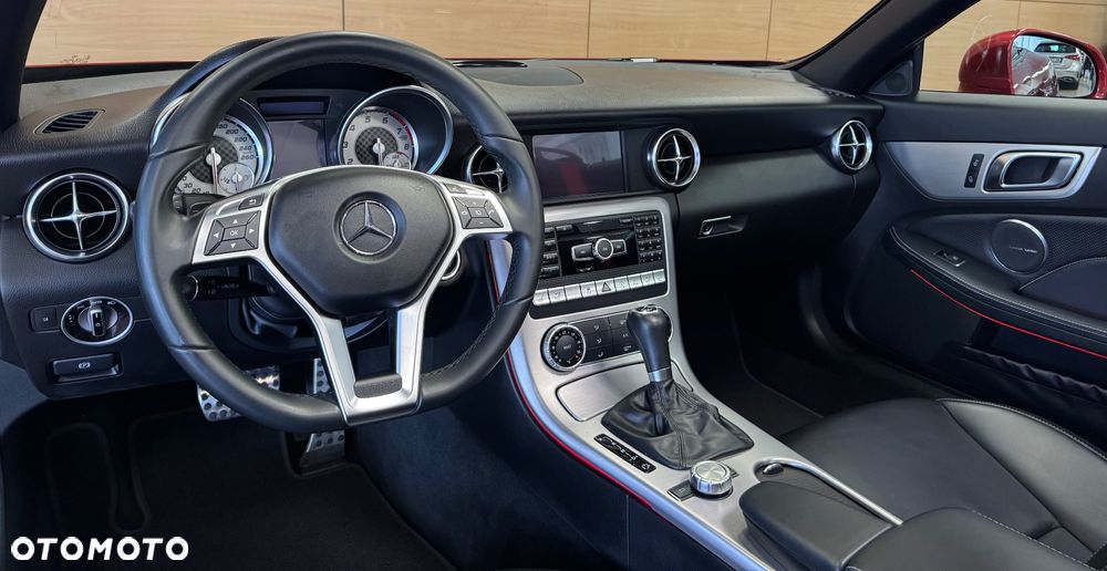 Mercedes-Benz SLK 350 - 12