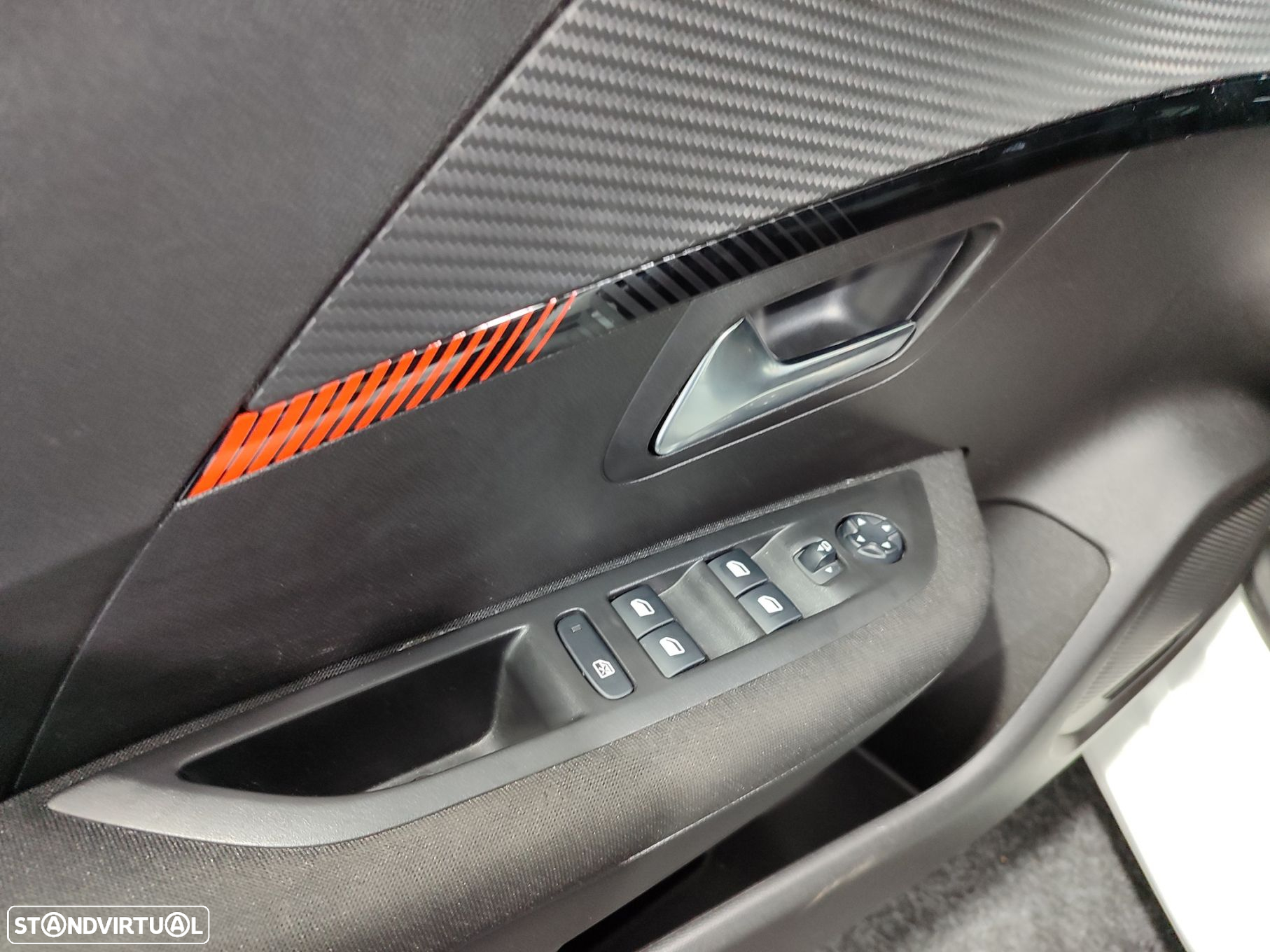 Peugeot 208 1.2 PureTech Active Pack - 33