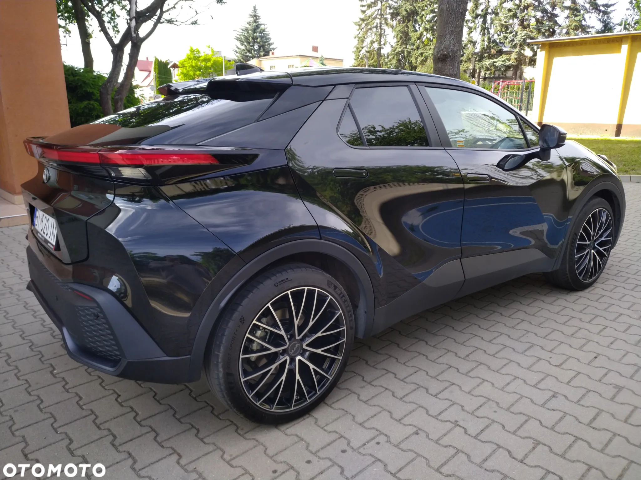 Toyota C-HR 1.8 Hybrid Comfort - 2