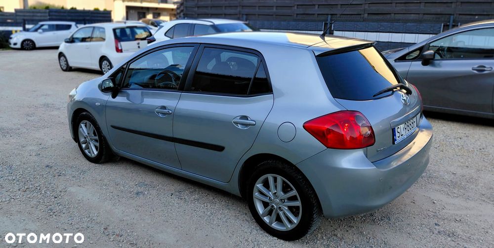 Toyota Auris 1.4 D-4D Premium - 1