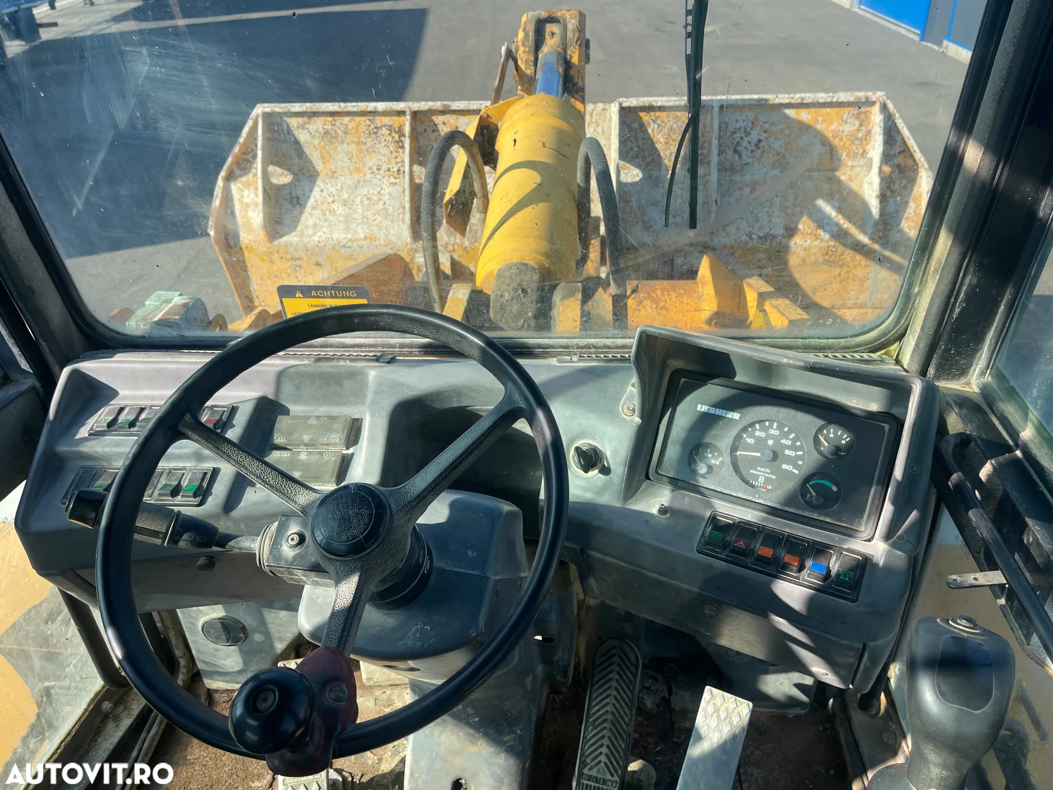 Liebherr Incarcator frontal Liebherr L 551 - 9