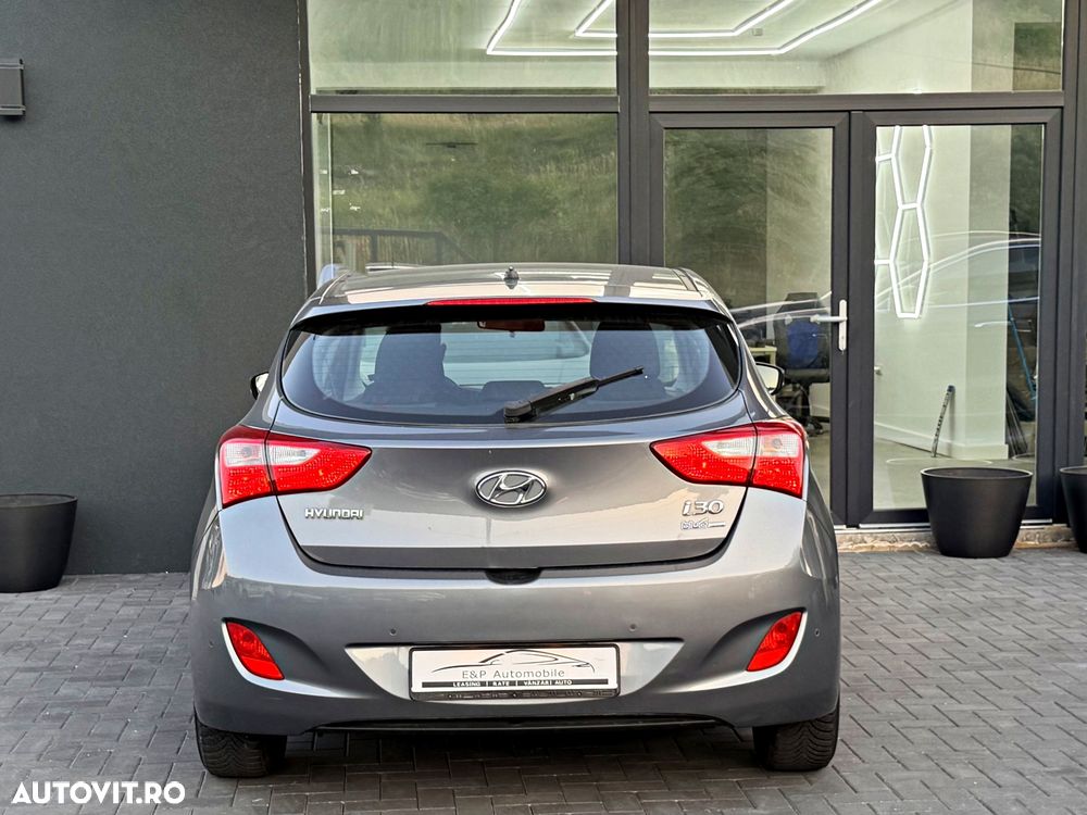 Hyundai i30 1.6 CRDI Style - 11