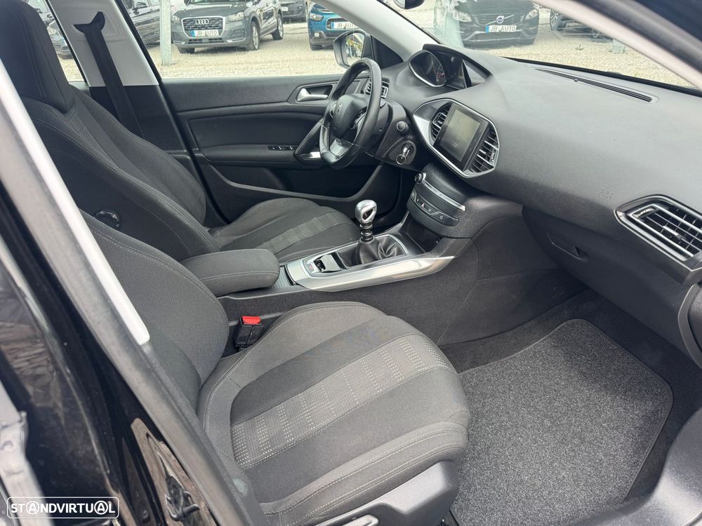 Peugeot 308 1.6 e-HDi Allure - 10