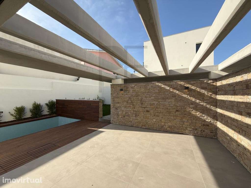 Moradia Independente T4 - Bicesse - Grande imagem: 4/24