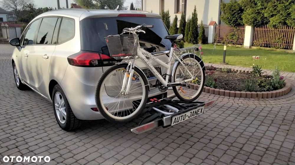 Opel Zafira 2016