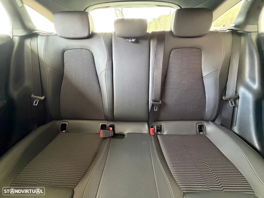 Mercedes-Benz CLA 250 e 8G-DCT Progressive - 39