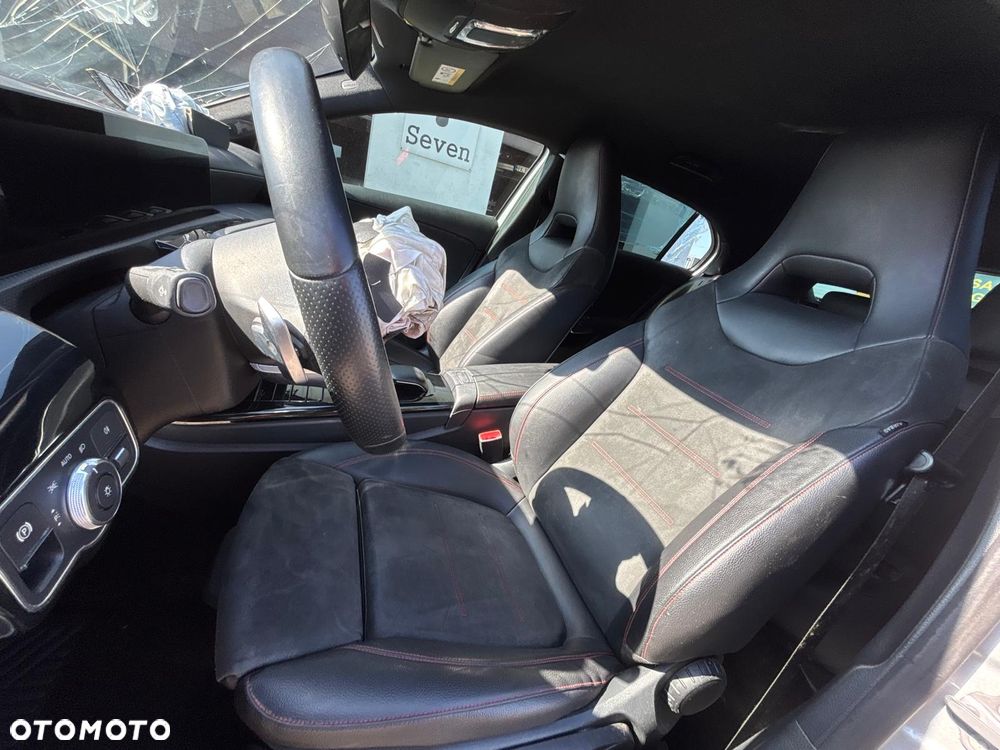 Mercedes-Benz Klasa A 180 d 7G-DCT AMG Line - 10