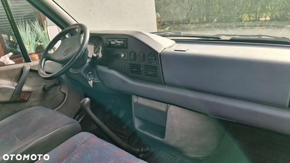 Mercedes-Benz 412d - 6