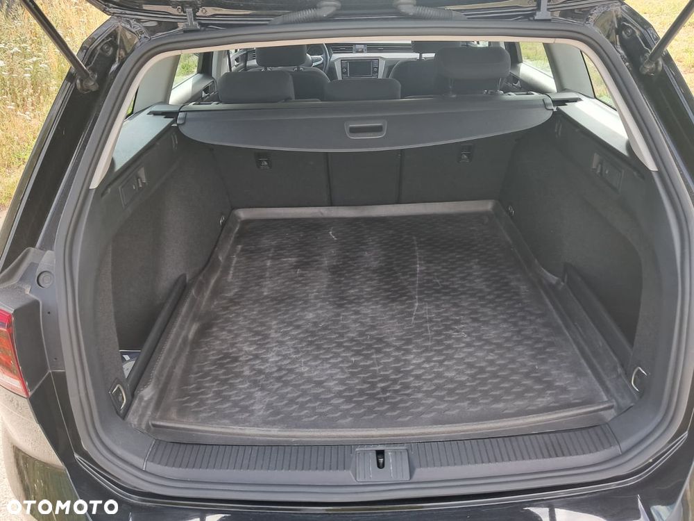 Volkswagen Passat 2.0 TDI EVO Elegance DSG - 19