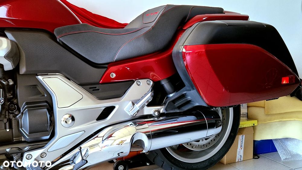 Honda CTX - 7