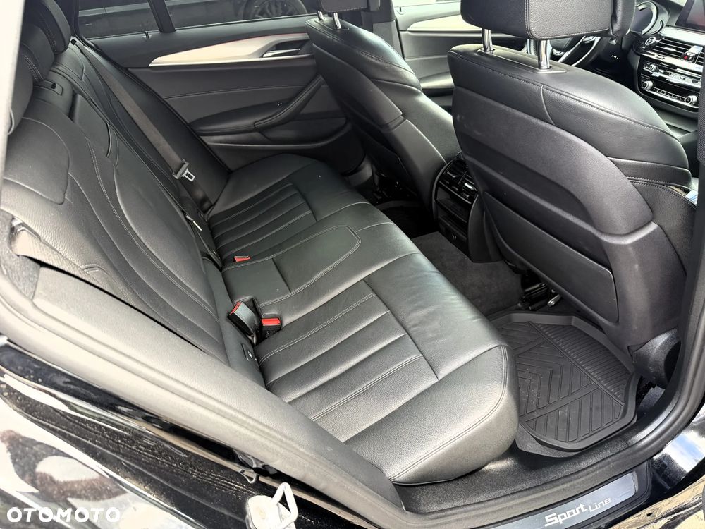 BMW Seria 5 530d xDrive Sport Line sport - 11