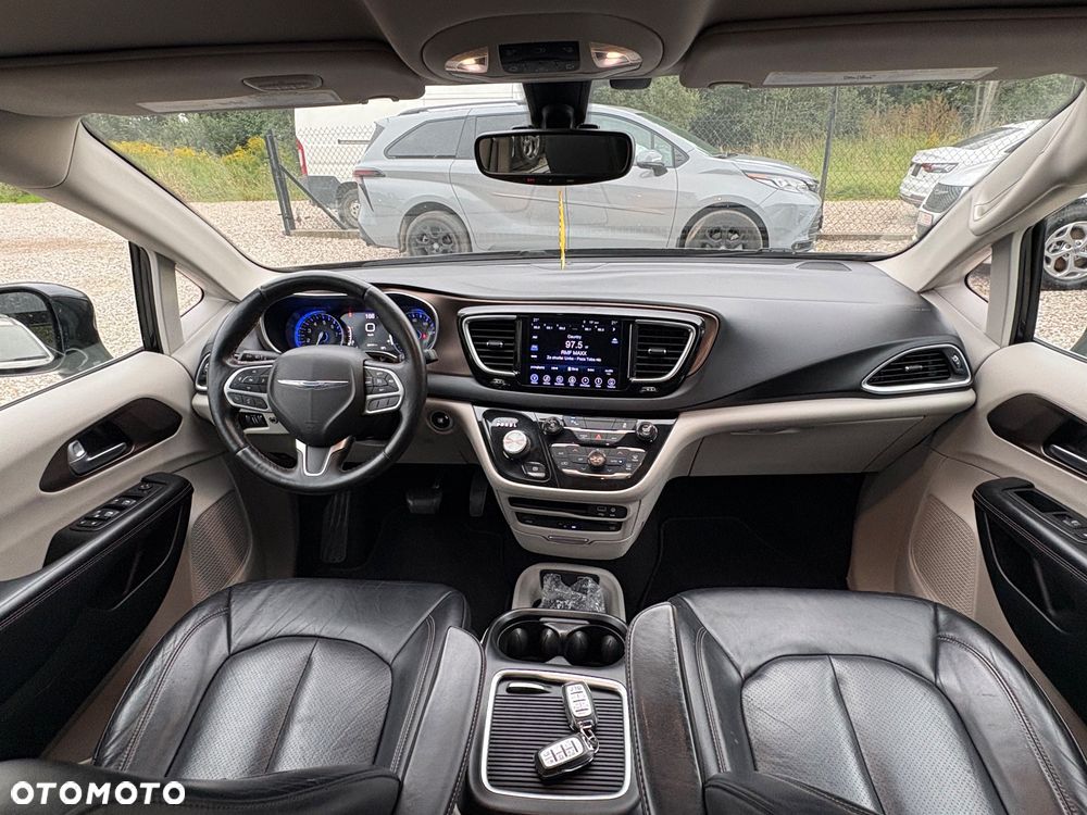 Chrysler Pacifica - 26