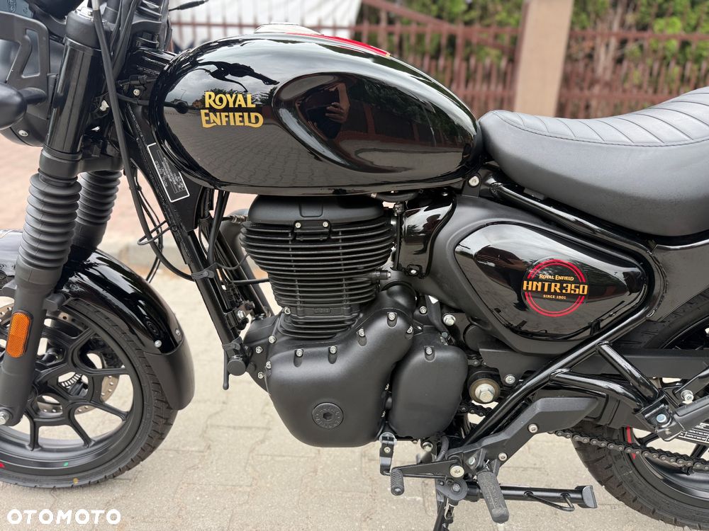 Royal Enfield HNTR - 25