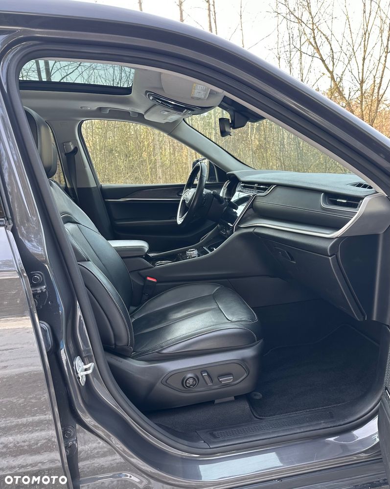 Jeep Grand Cherokee - 17