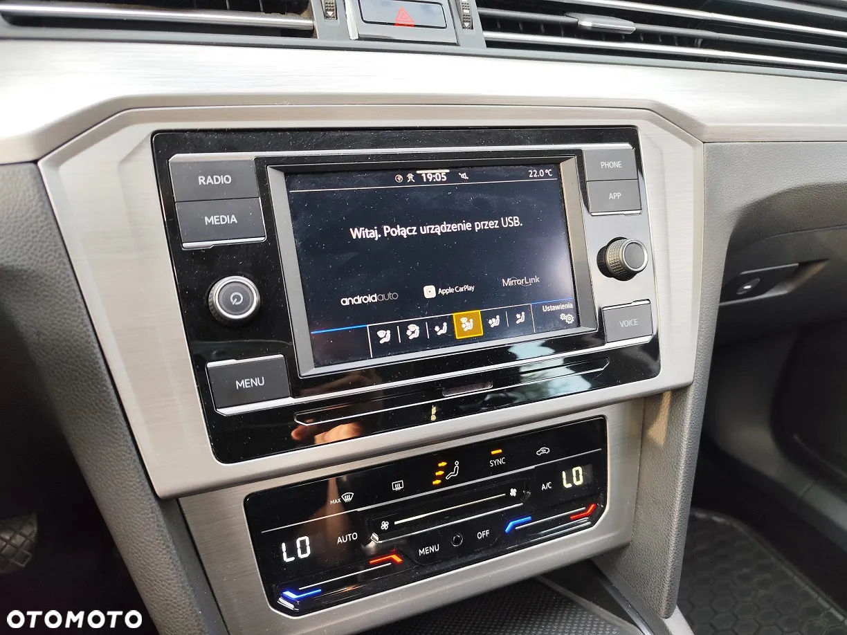 Volkswagen Passat - 22