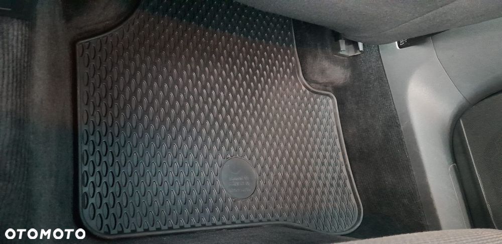 Volkswagen Passat 2.0 TDI Comfortline - 14