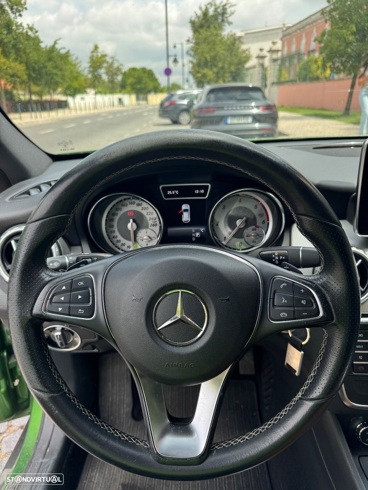 Mercedes-Benz GLA 180 d 7G-DCT Urban - 15