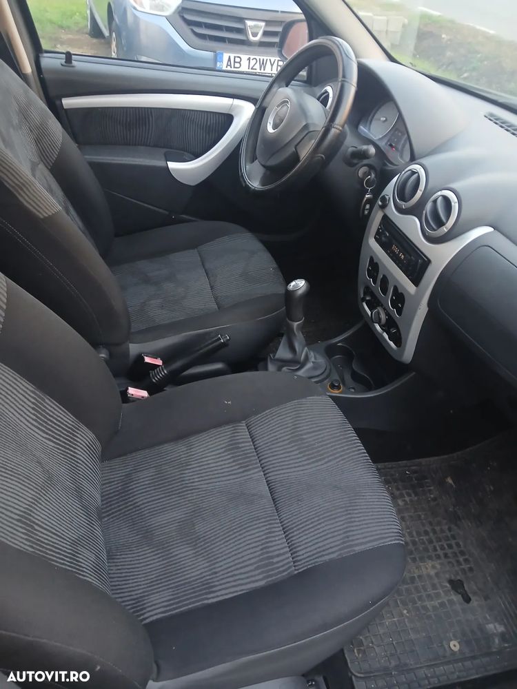 Dacia Sandero ver-1-2-16v-75-laureate - 5