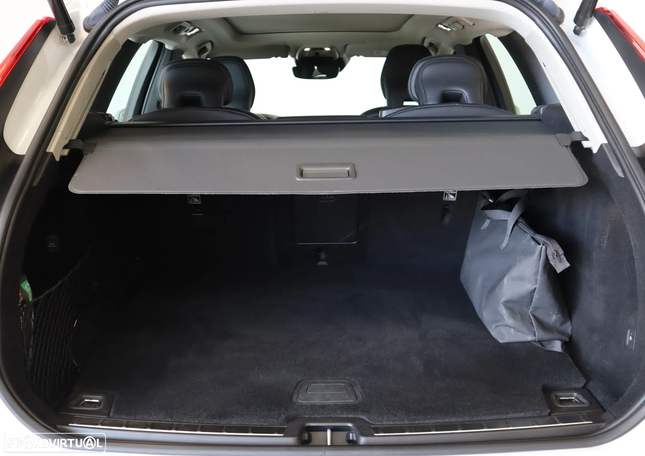 Volvo XC 60 2.0 T6 PHEV Inscription AWD - 7