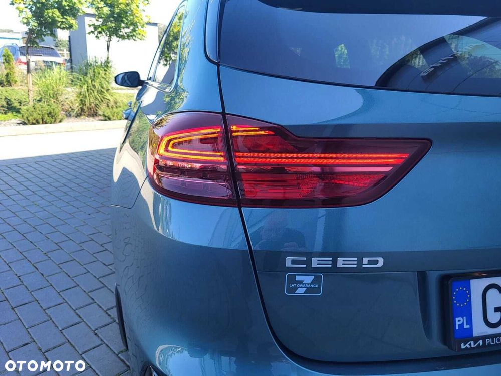 Kia Ceed - 36