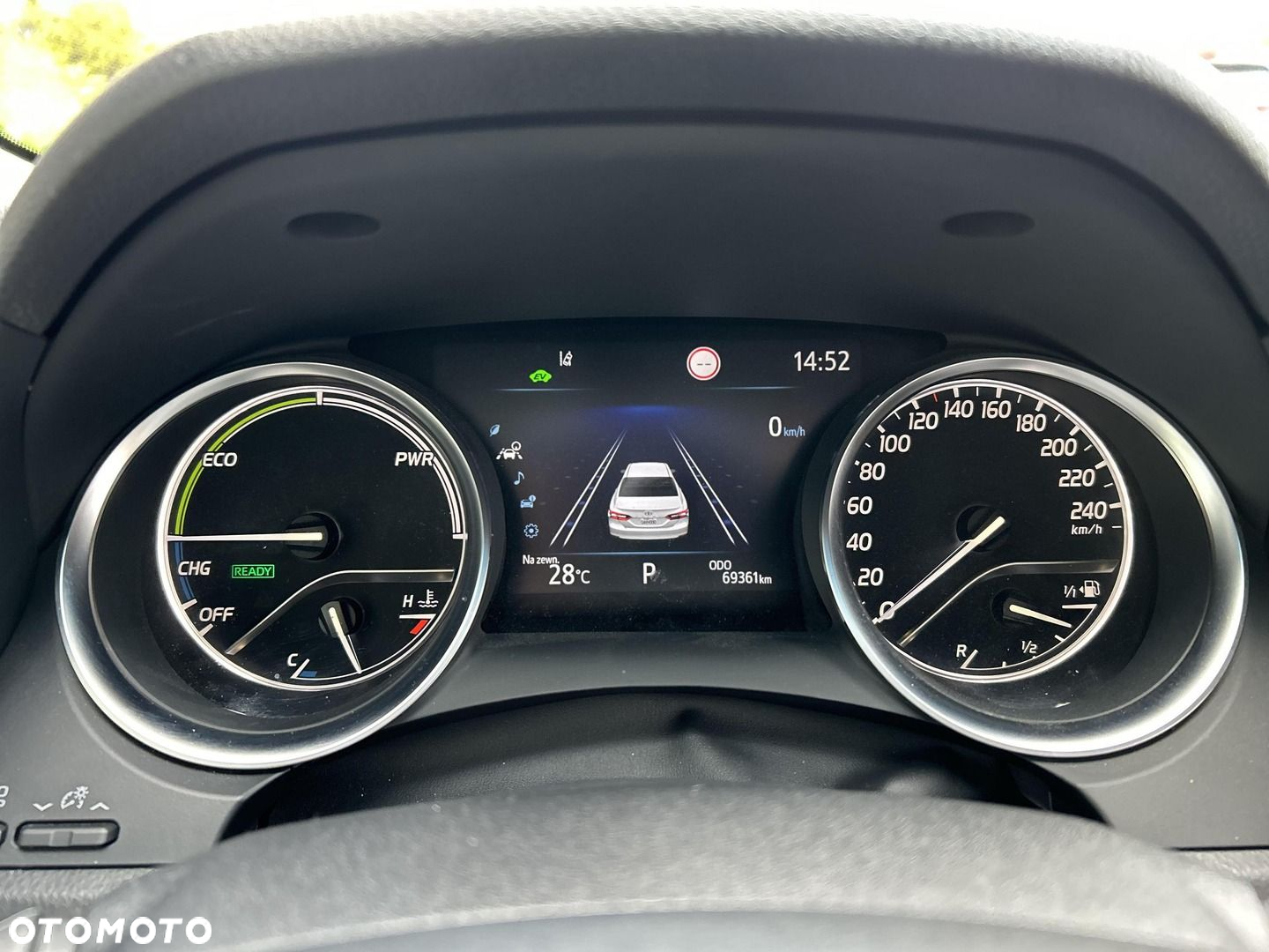 Toyota Camry - 16