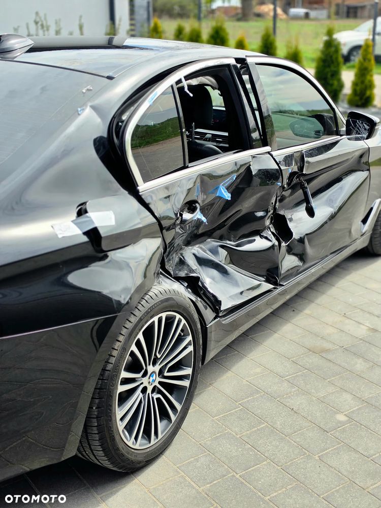 BMW Seria 5 520i Sport Line - 11