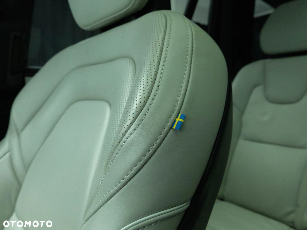 Volvo XC 90 - 36