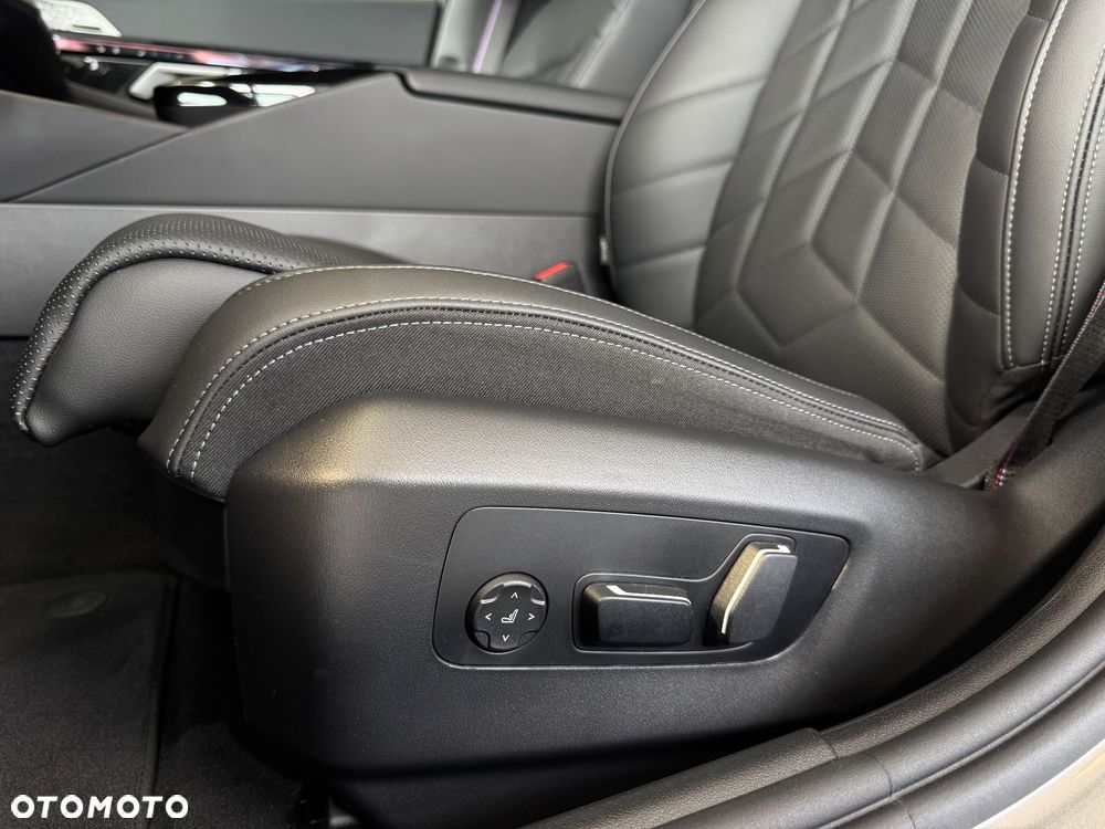 BMW Seria 5 540d xDrive - 24