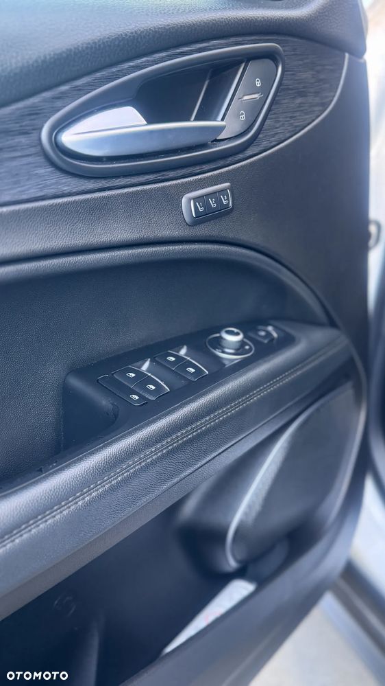 Alfa Romeo Stelvio 2.0 Turbo 16V AT8-Q4 Executive - 13