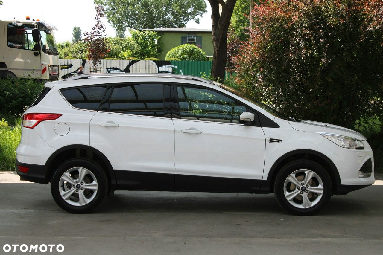 Ford Kuga 1.5 EcoBoost 2x4 Titanium - 4