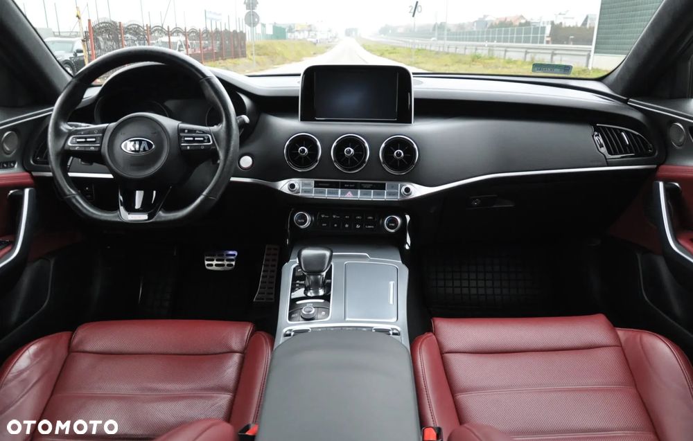 Kia Stinger - 4