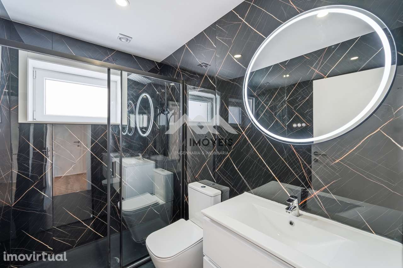 Moradia | 4 Frentes | Baguim do Monte | Garagem | Terraço | Jardim - Grande imagem: 5/47