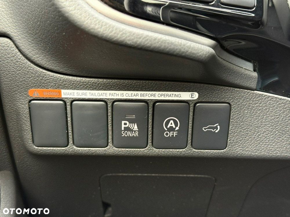 Mitsubishi Outlander - 25