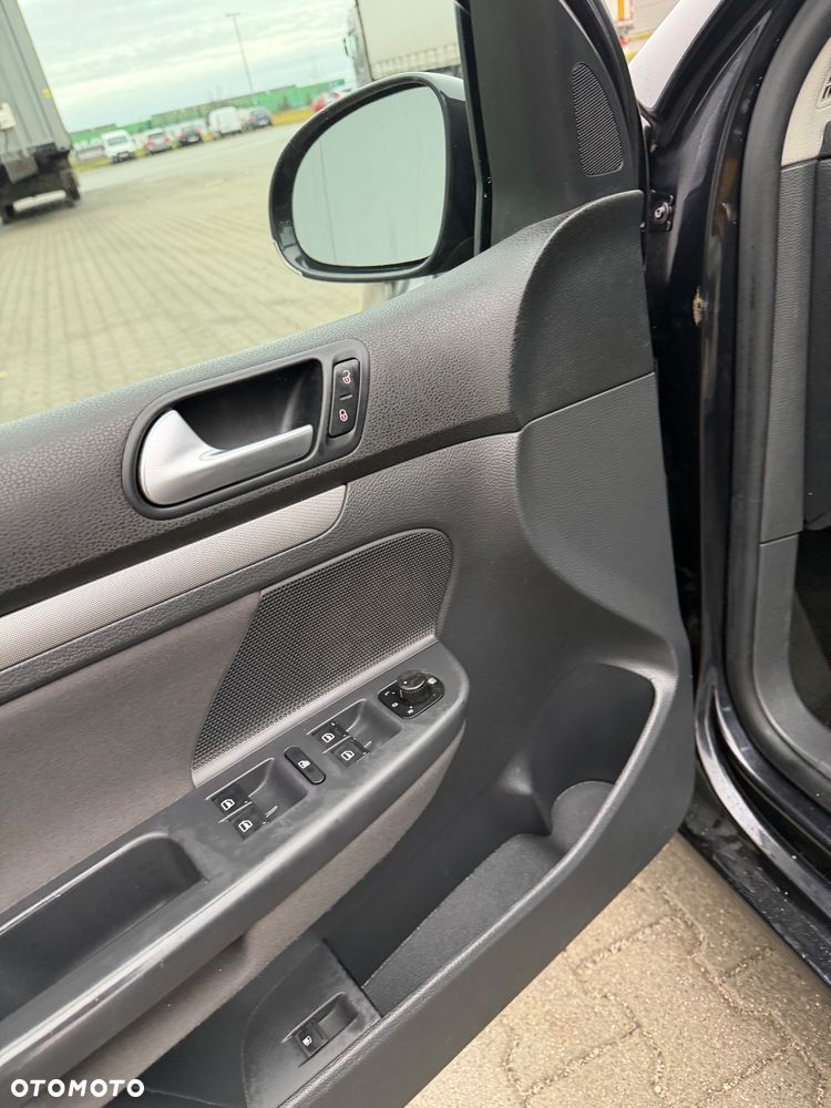 Volkswagen Golf 1.6 Tour - 28