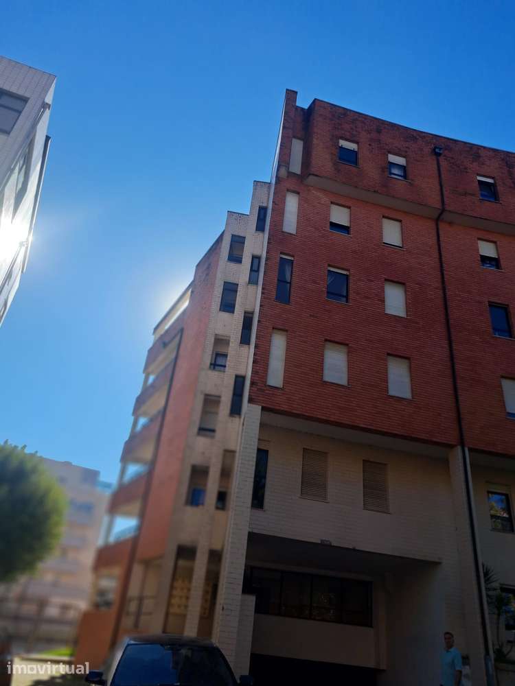 Apartamento T3 Com Garagem - Grande imagem: 3/5