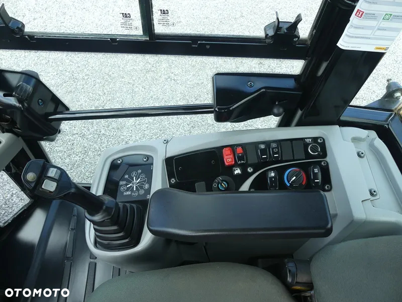 Caterpillar CAT 906M / 2017R / Centralne smarowanie / - 11