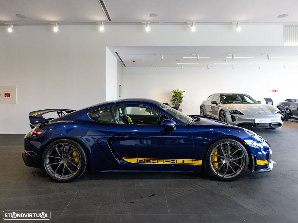 Porsche 718 Cayman GT4 PDK - 4