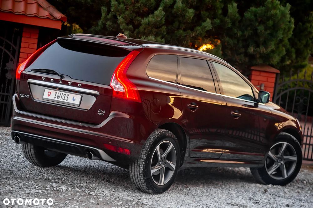 Volvo XC 60 D5 AWD R-Design Momentum - 13