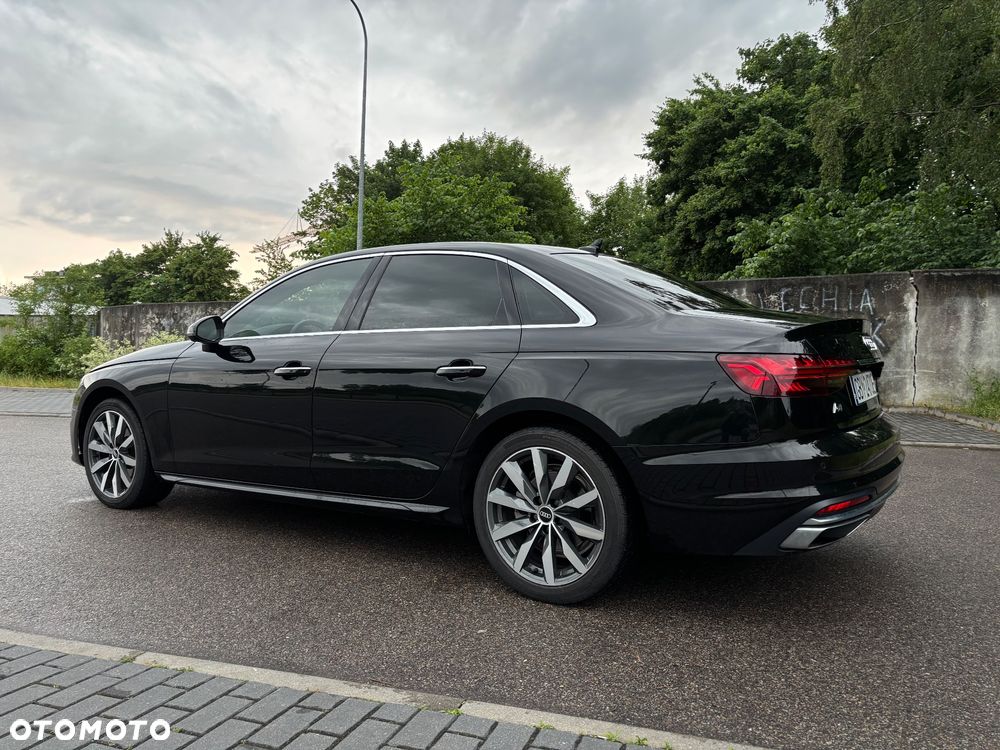 Audi A4 Limousine 40 TFSI quattro S tronic - 4